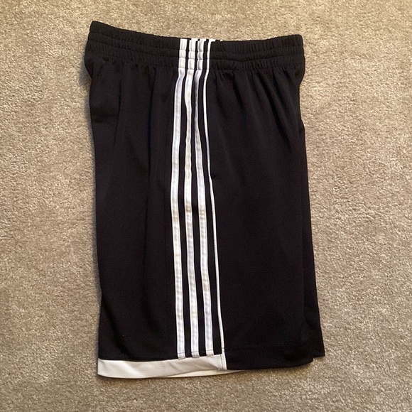 ADIDAS DESIGNED 2 MOVE 3-STRIPES PRIMEBLUE SHORTS - Picture 3 of 4